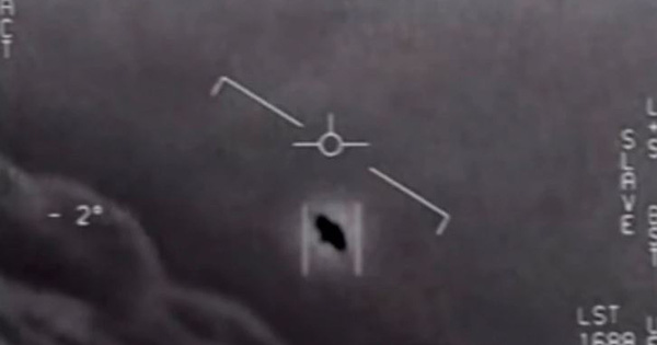 Người phụ nữ phát hiện vật thể bay lúc 1h sáng, khẳng định giống UFO bị rò rỉ từ Lầu Năm Góc - Ảnh 1.