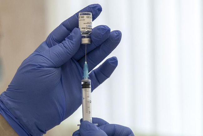 Chiến dịch tiêm vaccine không khả quan, liệu có khả năng xuất hiện làn sóng dịch bệnh thứ 3 ở Nga? - Ảnh 1.