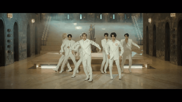 Boygroup Vpop vừa debut đã gây tranh cãi: MV đẹp trai nhưng hát yếu, vũ đạo hời hợt, biểu cảm đơ - Ảnh 3.