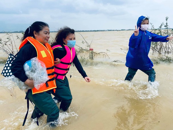 Mẹ Hà Hồ cuối cùng đã nói rõ về chuyện Trấn Thành chuyển 6,45 tỷ tiền cứu trợ miền Trung kèm hình ảnh, thông tin minh bạch - Ảnh 7.