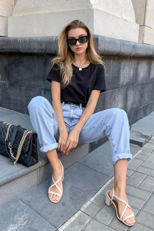 Có 1 item trong tủ của bạn khi mix cùng quần jeans sẽ kéo dài chân cực vi diệu - Ảnh 2.