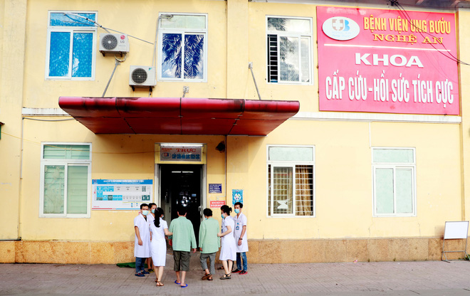 Vụ F1 tử vong khi chưa kịp xét nghiệm: Dỡ phong tỏa cách ly một khoa của bệnh viện - Ảnh 2.