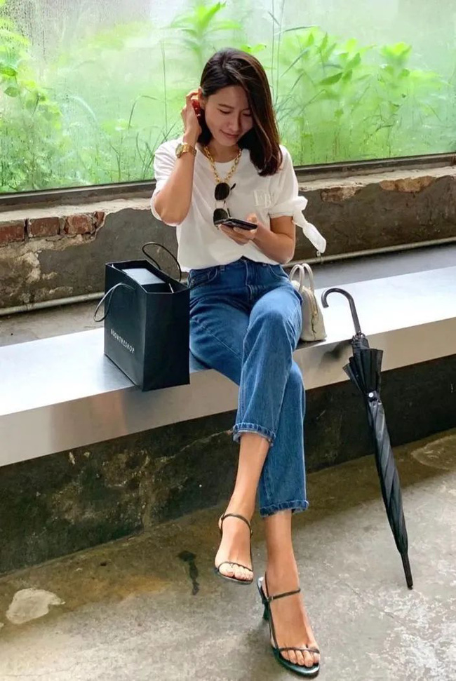 Có 1 item trong tủ của bạn khi mix cùng quần jeans sẽ kéo dài chân cực vi diệu - Ảnh 10.