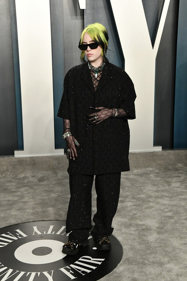 Hành trình Billie Eilish lột xác: Đóng thùng không hở 1cm vì bị lạm dụng tình dục và màn bung xoã sexy khiến thế giới nghẹt thở - Ảnh 6. Hành trình Billie Eilish lột xác: Đóng thùng không hở 1cm vì bị lạm dụng tình dục và màn bung xoã sexy khiến thế giới nghẹt thở - Ảnh 6.