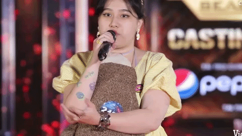 Xuất hiện nữ thí sinh vừa ôm gấu bông vừa bắn rap tại casting Rap Việt mùa 2! - Ảnh 2.