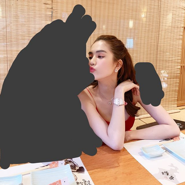 Mới h&ocirc;m n&agrave;o c&ograve;n gọi bồ l&agrave; &ldquo;cậu b&eacute;&rdquo; rồi h&ocirc;n h&iacute;t si&ecirc;u t&igrave;nh tứ, nay Ngọc Trinh tự để lộ tin nhắn nghi đ&atilde; toang?  - Ảnh 5.