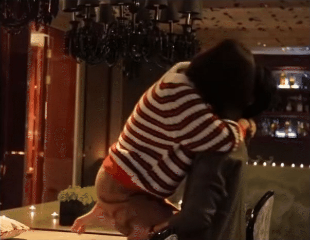 Cung Tuấn vừa h&ocirc;n vừa bế bạn diễn gọn lỏn, fan n&oacute;ng người sẵn phong lu&ocirc;n &ocirc;ng ho&agrave;ng kh&oacute;a m&ocirc;i thế hệ mới! - Ảnh 2.