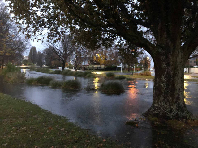 New Zealand ban bố t&igrave;nh trạng khẩn cấp v&igrave; mưa lũ ở Canterbury - Ảnh 1.