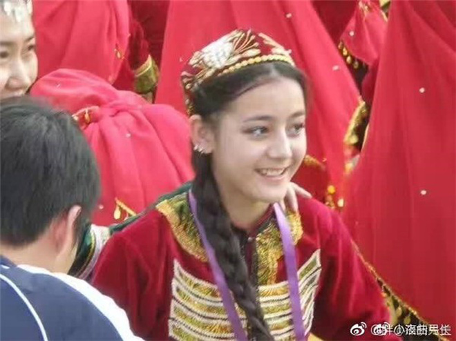 Nữ thần Cbiz năm 14 tuổi: Nhiệt Ba xinh từ bé, Angela Baby - Cúc Tịnh Y như đổi đầu, trùm cuối mới thực sự xuất sắc - Ảnh 12.