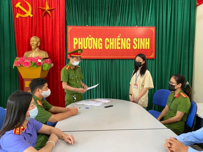 Khởi tố, bắt giam hotgirl hàng hiệu chuyên lừa đảo tiền đặt cọc - Ảnh 2.