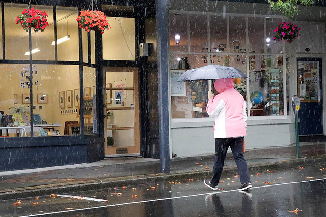 New Zealand ban bố t&igrave;nh trạng khẩn cấp v&igrave; mưa lũ ở Canterbury - Ảnh 3.
