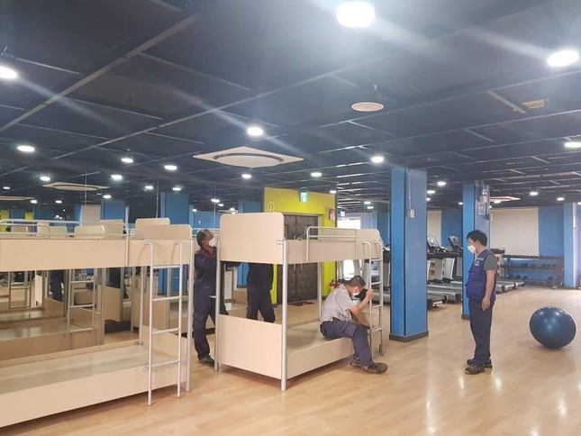 Chỗ ăn, ở chưa c&oacute; tiền lệ của c&ocirc;ng nh&acirc;n trong khu c&ocirc;ng nghiệp Bắc Ninh - Ảnh 4.