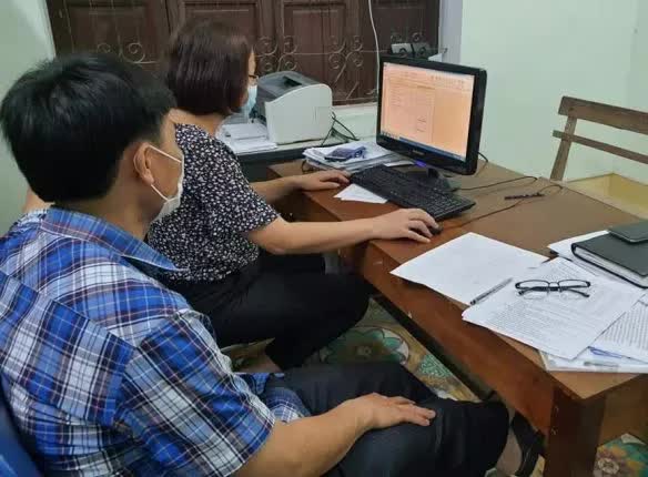 Nghệ An: Phong tỏa 5 thôn và 1 bệnh viện, cả thị xã Hoàng Mai giãn cách xã hội - Ảnh 2.
