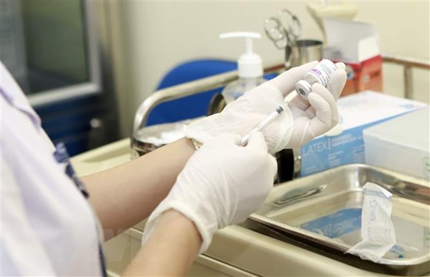 Tử vong sau tiêm vaccine Covid-19: Tiến sĩ Việt tại Mỹ nói về nguy cơ sốc phản vệ và lợi ích của vaccine AstraZeneca - Ảnh 2.