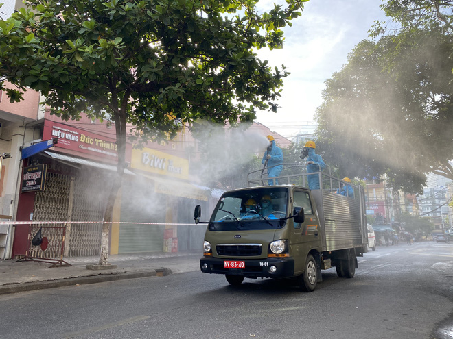 Dịch Covid-19 ngày 8/5: Hà Nội, Bắc Ninh liên tục ghi nhận hàng chục ca dương tính mới, nâng mức cảnh báo lên cao nhất - Ảnh 3.