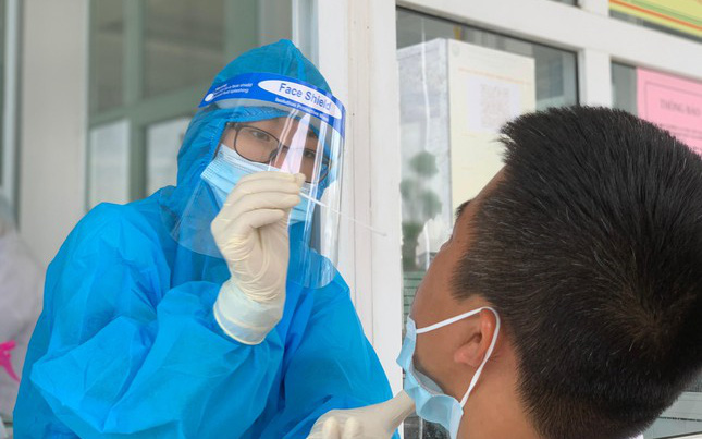 Hà Tĩnh ghi nhận thêm 2 ca dương tính SARS-CoV-2, liên quan điểm tắm nước ngọt công cộng
