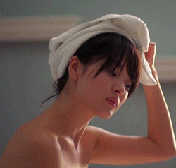 Song Hye Kyo từng có phim 18 bị cấm chiếu vì cảnh nóng trần trụi, còn trở thành nạn nhân của clip sex - Ảnh 4. Song Hye Kyo từng có phim 18 bị cấm chiếu vì cảnh nóng trần trụi, còn trở thành nạn nhân của clip sex - Ảnh 4.