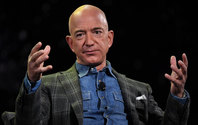 Chưa kịp bay lên không gian, Jeff Bezos đã bị hàng nghìn người muốn cấm trở về Trái Đất - Ảnh 2.