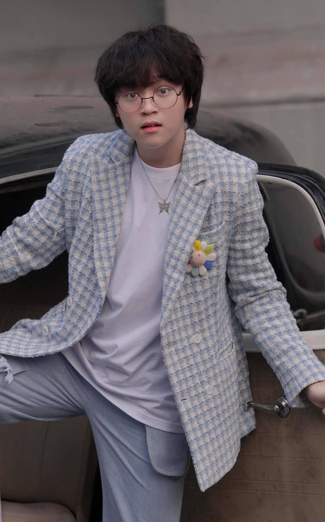 Cuộc sống đối lập của 2 Qu&aacute;n qu&acirc;n Vietnam Idol Kids: Hồ Văn Cường kh&oacute; khăn thiếu thốn, Thi&ecirc;n Kh&ocirc;i tự chủ t&agrave;i ch&iacute;nh ở tuổi 16 - Ảnh 11.