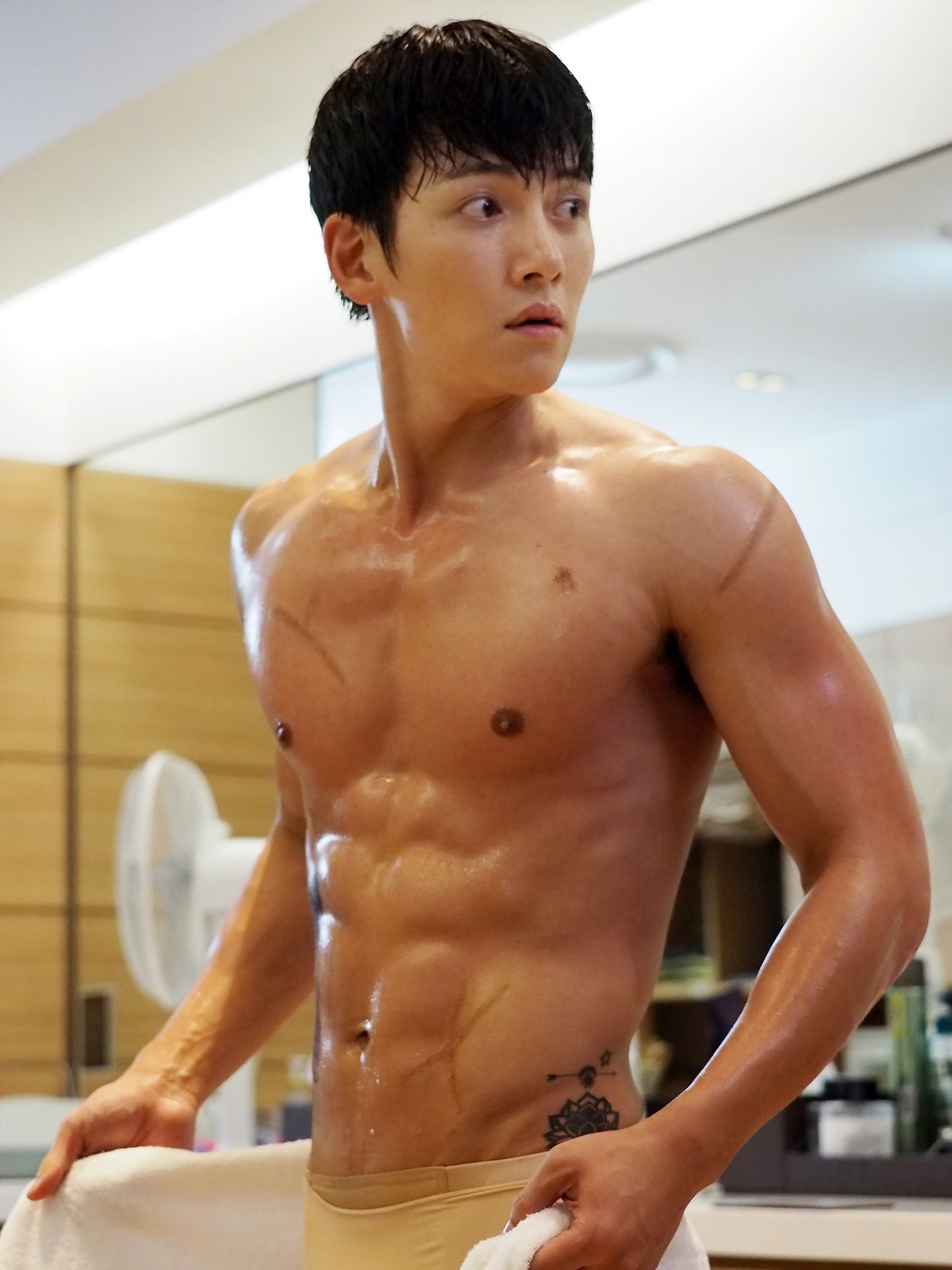 7 màn khoe body siêu mlem của nam thần màn ảnh Hàn, siêng cởi cỡ Park Seo Joon thì ai chịu cho nổi! - Ảnh 11.