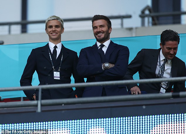 David Beckham mặc vest bảnh bao dự sự kiện