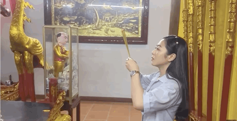 Lộ khoảnh khắc NS Ho&agrave;i Linh &acirc;m thầm l&agrave;m vườn, xuất hiện với vẻ ngo&agrave;i tiều tuỵ giữa l&ugrave;m x&ugrave;m giải ng&acirc;n 13,7 tỷ đồng - Ảnh 5.