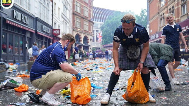 EURO 2020: Người Scotland lo ngại fan bóng đá mang biến chủng Delta về từ Anh - Ảnh 3.