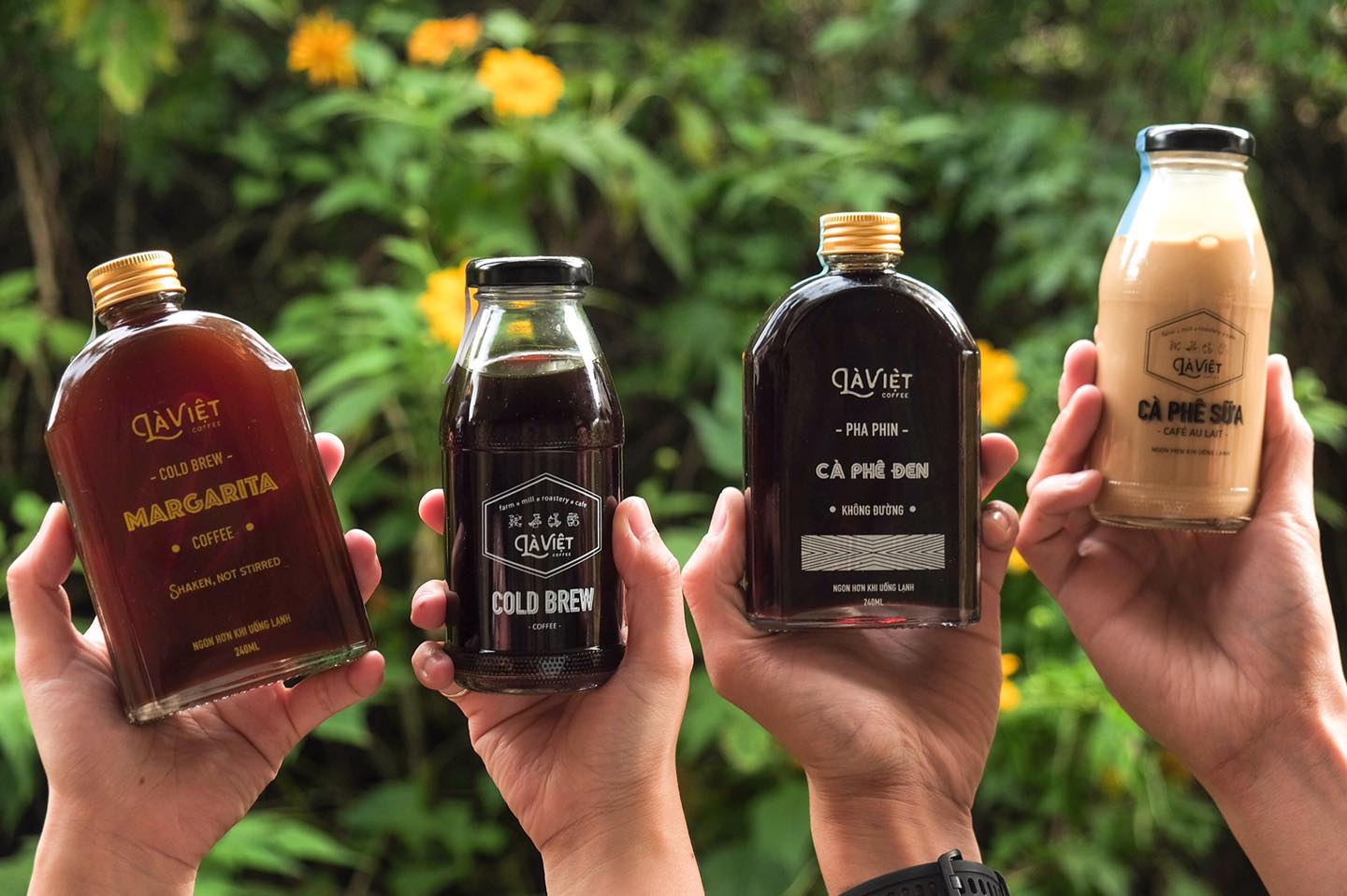 Dân sành uống Sài Gòn nhất định phải biết 8 quán cà phê đóng chai cực xịn này: Chỉ cần ngồi nhà cũng được ship tận răng! - Ảnh 1. Dân sành uống Sài Gòn nhất định phải biết 8 quán cà phê đóng chai cực xịn này: Chỉ cần ngồi nhà cũng được ship tận răng! - Ảnh 1.
