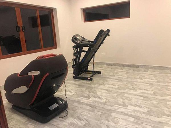 “Biệt phủ” của Đức Chinh: 3 tầng hoành tráng, bảo to nhất huyện cũng không ngoa! - Ảnh 9. “Biệt phủ” của Đức Chinh: 3 tầng hoành tráng, bảo to nhất huyện cũng không ngoa! - Ảnh 9.