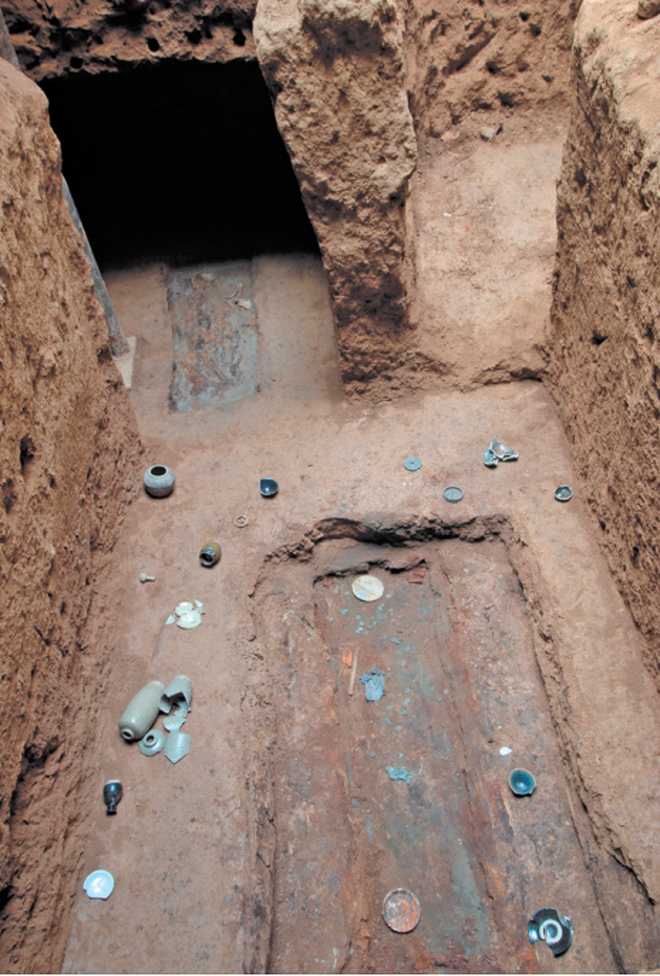 Khu mộ gia tộc 1000 năm tuổi suýt chôn sống cả đoàn khảo cổ, chuyên gia hoảng hốt: Mộ chồng lên mộ! - Ảnh 2.