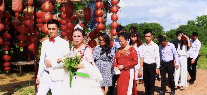 C&ocirc; Xuyến (Về Nh&agrave; Đi Con) từng b&ecirc; nguy&ecirc;n đ&aacute;m cưới với chồng thứ 4 l&ecirc;n MV c&aacute;ch đ&acirc;y 3 năm - Ảnh 5.