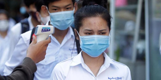 Campuchia hoàn thành tiêm vaccine COVID-19 tại thủ đô Phnom Penh - Ảnh 1.