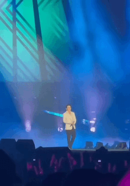 Phan Mạnh Quỳnh hát chênh một nốt, netizen bênh theo kiểu: Mới cưới nên hụt hơi là đương nhiên - Ảnh 3.