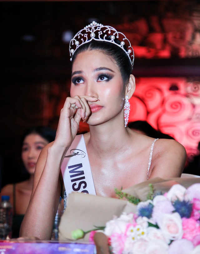 Độc quyền: Đại diện Miss Universe VN nhận lỗi sai s&oacute;t sau drama với Ho&agrave;ng Thuỳ, l&agrave;m r&otilde; tin đồn ph&acirc;n biệt đối xử giữa c&aacute;c n&agrave;ng hậu - Ảnh 4.