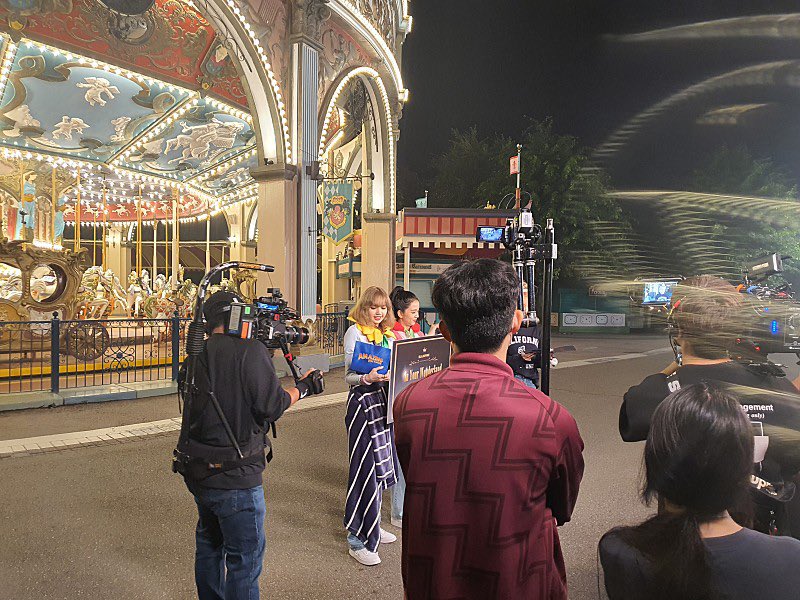 Tóm gọn hình ảnh BLACKPINK đang quay gì đó ở công viên, màu tóc Lisa cất công che giấu bao lâu đã lộ hết rồi! - Ảnh 7. Tóm gọn hình ảnh BLACKPINK đang quay gì đó ở công viên, màu tóc Lisa cất công che giấu bao lâu đã lộ hết rồi! - Ảnh 7.