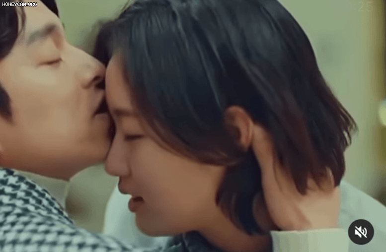 Cảnh Hôn Bị Cắt Của Gong Yoo - Kim Go Eun Ở Goblin Được Tung Ra, Netizen  Sốc Nặng 