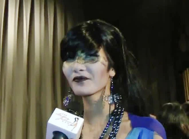 Ho&agrave;ng Th&ugrave;y: Từ Ai lớp Niu Do&oacute;c đến bắn tiếng Anh tằng tằng tr&ecirc;n s&acirc;n khấu Miss Universe - Ảnh 3.