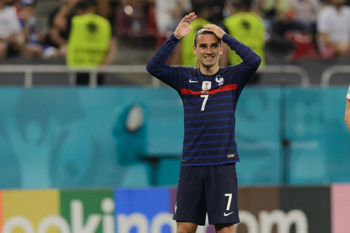 Tóm tắt nhanh trận cầu kinh điển Pháp 3-3 Thụy Sĩ (luân lưu 4-5) cho những ai bỏ lỡ - Ảnh 4. Tóm tắt nhanh trận cầu kinh điển Pháp 3-3 Thụy Sĩ (luân lưu 4-5) cho những ai bỏ lỡ - Ảnh 4.