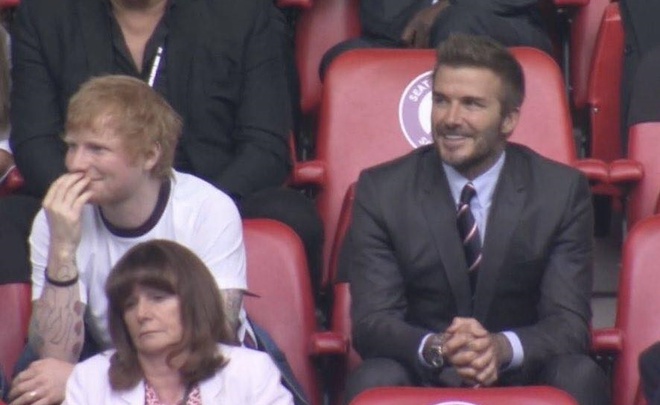 Buồn của Ed Sheeran: Đã bị dìm nhan sắc khi ngồi cạnh David Beckham còn bị cà khịa flop quá nên mới rảnh đi xem đá bóng - Ảnh 2.