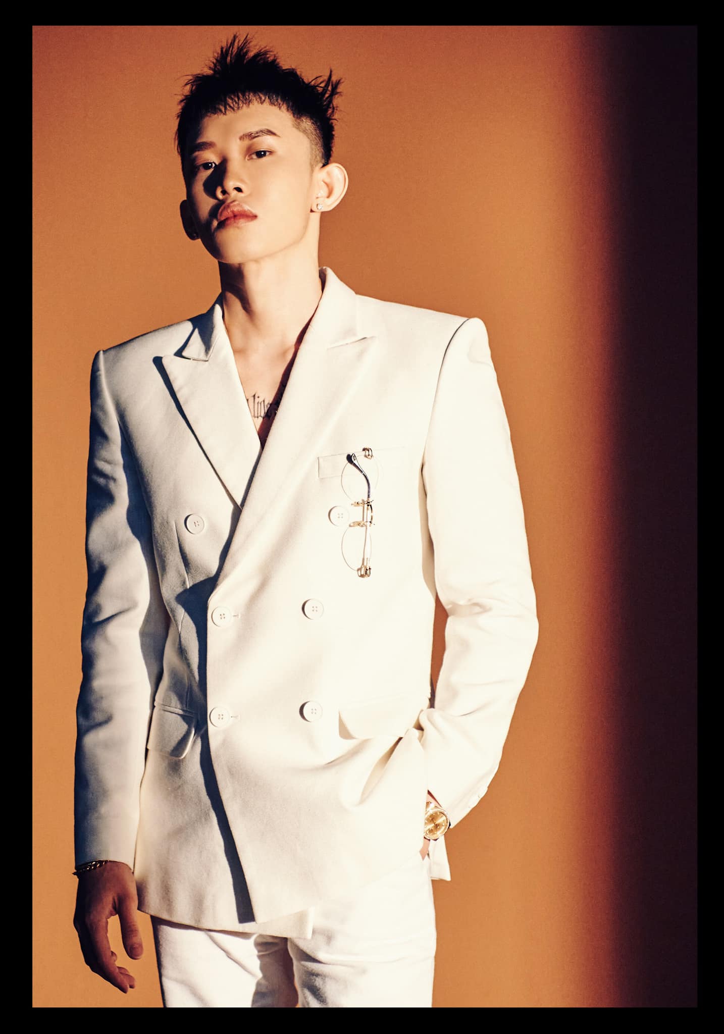 Kay Trần comeback: Sơn Tùng giúp sức nhưng có làm nên chuyện?