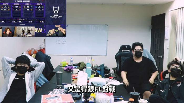 AWC 2021: Khoảnh khắc kh&oacute; đỡ của d&agrave;n tuyển thủ MAD Team khi bốc phải Team Flash - Ảnh 2.