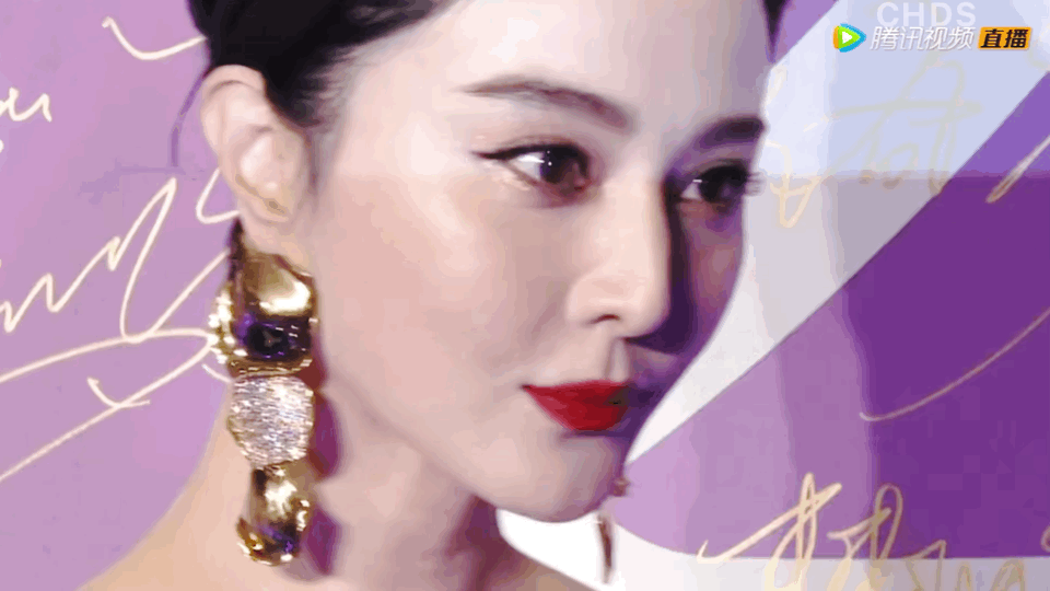 Thế nào là đẳng cấp Phạm Băng Băng? Mặc đồ như trùm mền như thần thái, visual cân được tất cả, bảo sao đàn em chạy dài - Ảnh 4.