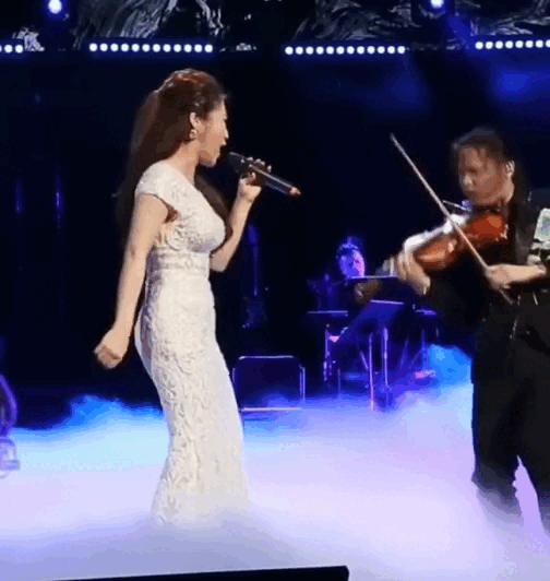 Hương Tr&agrave;m bắn high note qu&aacute; đỉnh, kh&aacute;n giả lo lắng cho sự run rẩy của nhạc c&ocirc;ng violin - Ảnh 3.