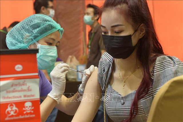 Hơn 3,7 triệu trường hợp tử vong v&igrave; COVID-19 tr&ecirc;n to&agrave;n cầu - Ảnh 2.