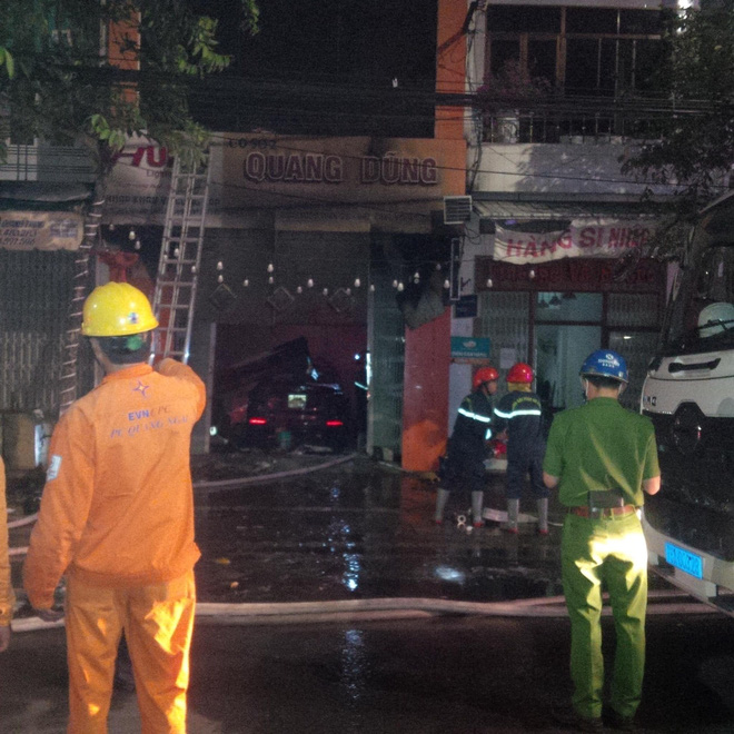 Vụ ch&aacute;y 4 người tử vong ở Quảng Ng&atilde;i: Cảnh s&aacute;t PCCC bị ch&ecirc; chậm, l&atilde;nh đạo C&ocirc;ng an n&oacute;i g&igrave;? - Ảnh 4.