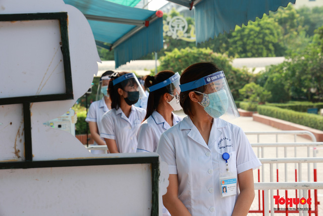H&agrave; Nội: Diễn tập &ldquo;Đảm bảo y tế, ph&ograve;ng chống dịch bệnh Covid-19 trong kỳ thi tuyển sinh v&agrave;o lớp 10&rdquo; - Ảnh 7.