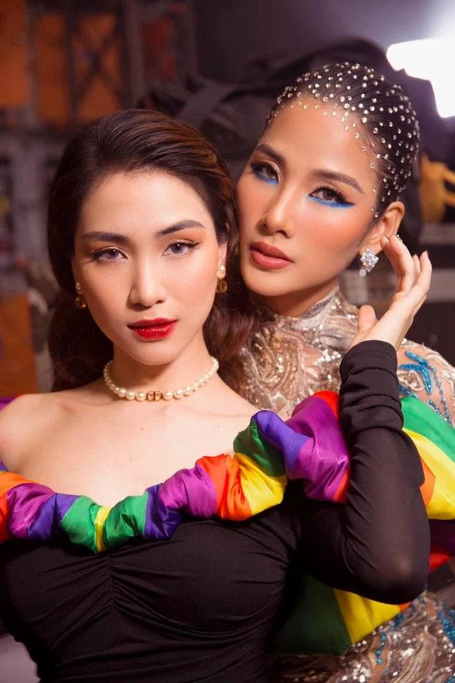 Hoàng Thùy và hội bạn thân hiếm hoi trong showbiz - Ảnh 11.