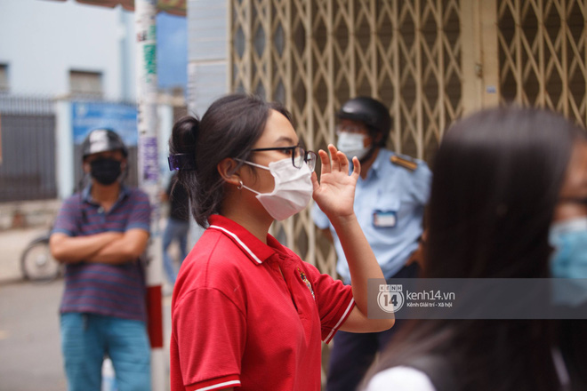 Phương Mỹ Chi chia sẻ việc bị tủ đè lại suýt mắc lỗi sai khiến các sĩ tử 2k3 khóc ròng, may sao nhanh trí phát hiện chi tiết cứu nguy - Ảnh 5.