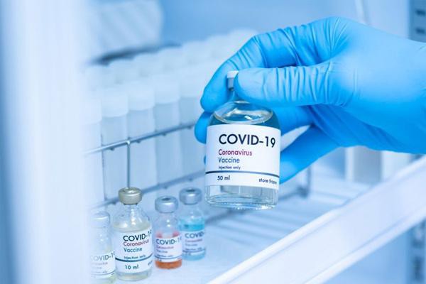 Bộ Y tế lưu ý người dân nhận biết dấu hiệu viêm cơ tim cấp sau tiêm vắc xin COVID-19 - Ảnh 1.