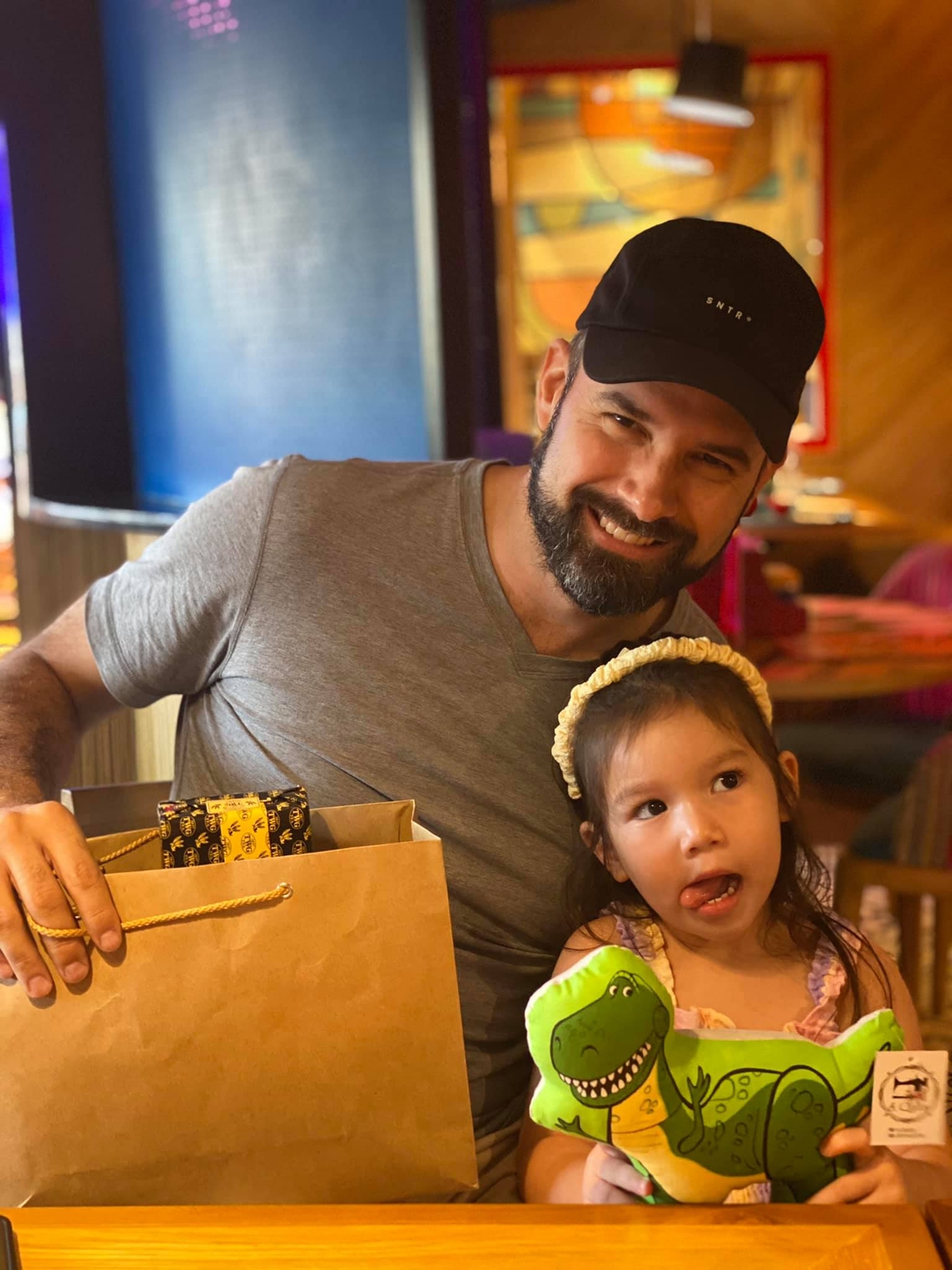 2 chị em ruột Vbiz lấy chồng T&acirc;y: Chồng H&agrave; Anh c&oacute; ngoại h&igrave;nh ấn tượng, ai ngờ xem pro5 của cậu em rể c&ograve;n bất ngờ hơn? - Ảnh 14.